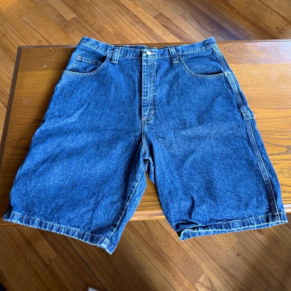 Wrangler men's blue cotton denim cargo shorts w/ cargo pockets & Logo